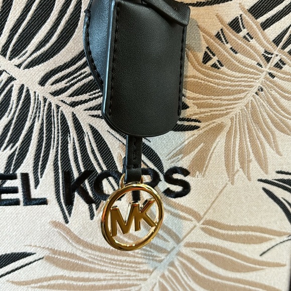 Michael Kors Palm tote-wallet not included, tags off - Picture 5 of 7